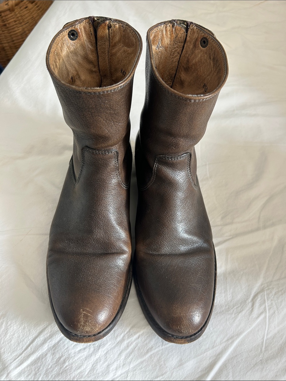 Frye Melissa Button Zip Ankle Boot Sz 8.5